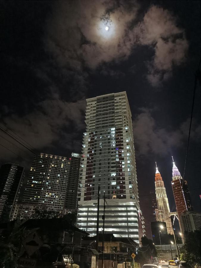 Colony By Infinitum Suites Service Klcc Куала-Лумпур Экстерьер фото